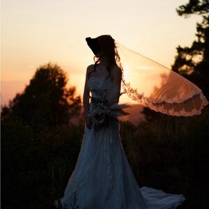 Elegant ivory White Lace Wedding Dress